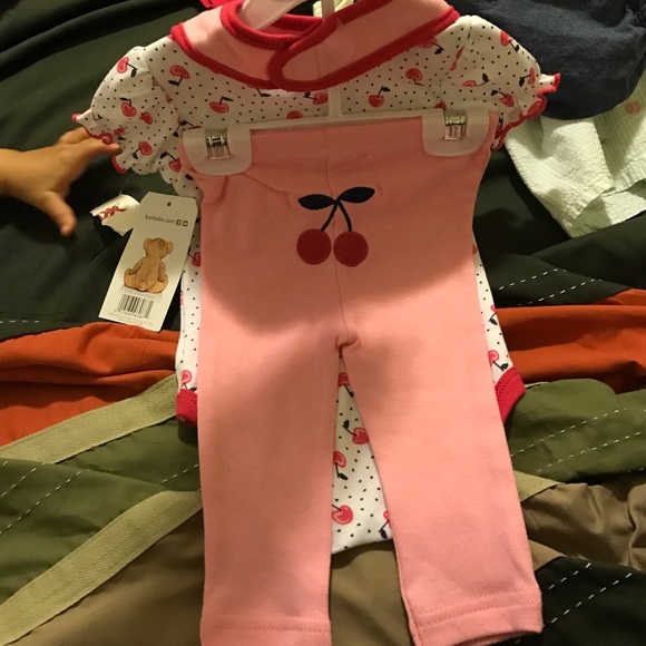 NEVER WORN! 3 piece baby outfit - Picture 2 of 2