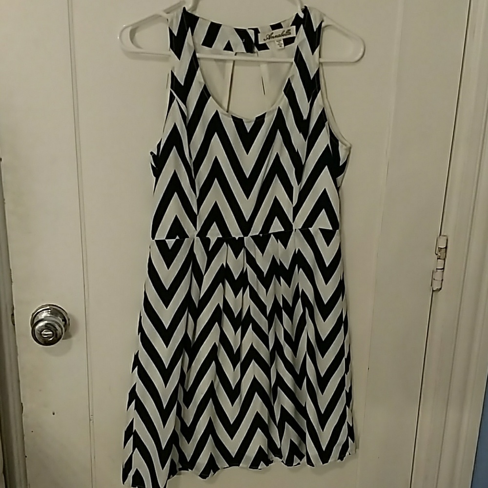 Francesca's closet cute and sassy Chevron dress