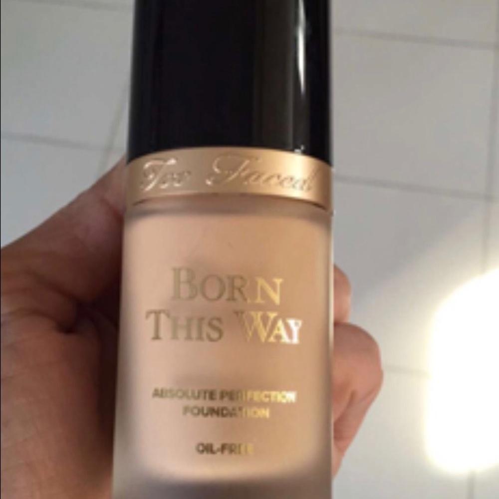 Too Faced Born This Way Foundation