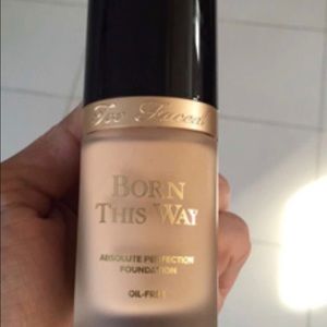 Too Faced Born This Way Foundation