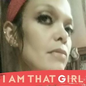 Meet your Posher, Luna