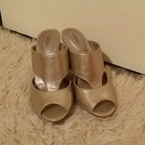 Cute gold heels