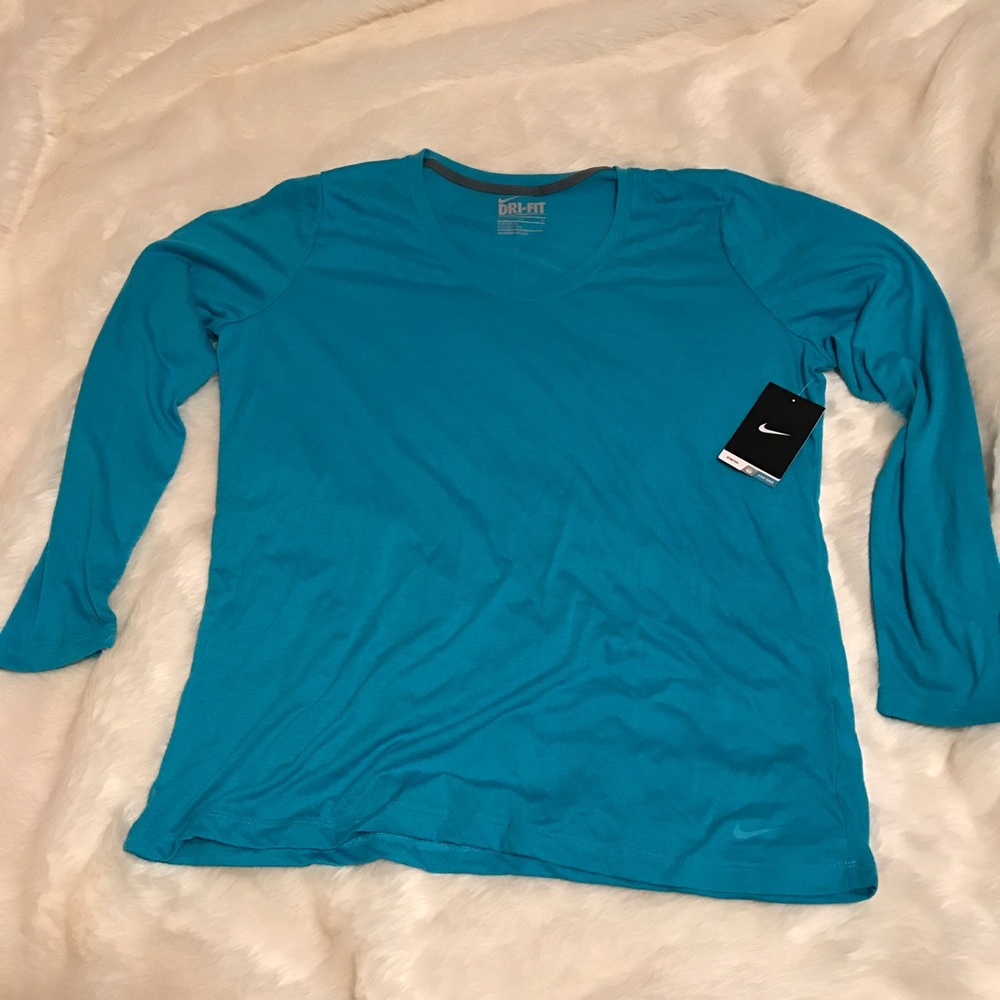 NWT Nike Dri-Fit Training top with Stay Cool