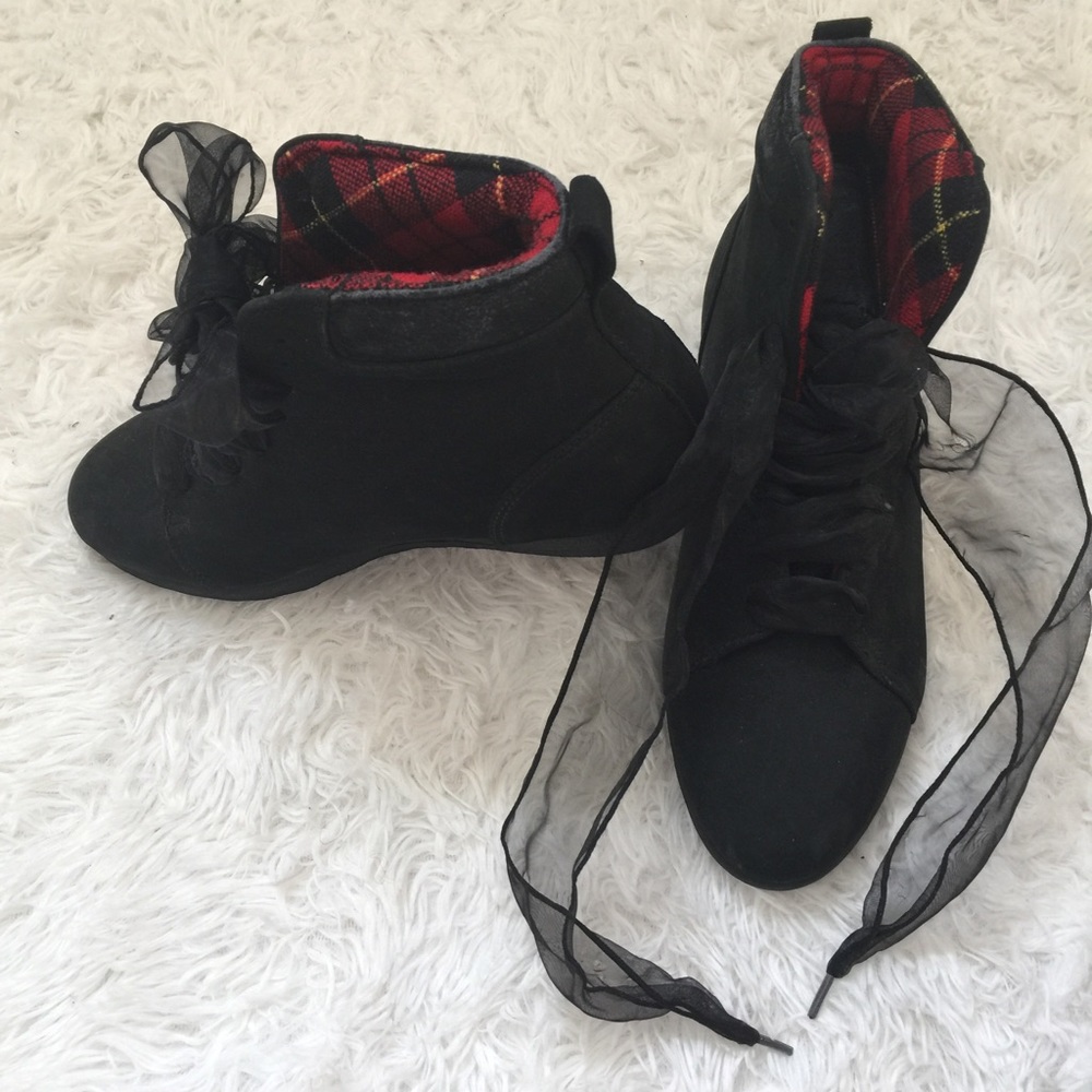 LA Gear Boots