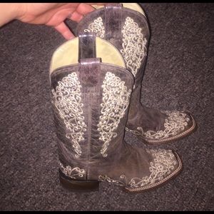 Corral boots