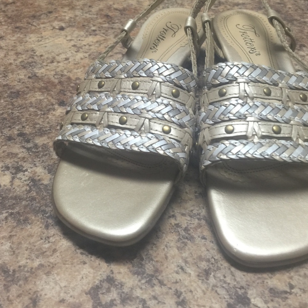 Sandals - Picture 2 of 4