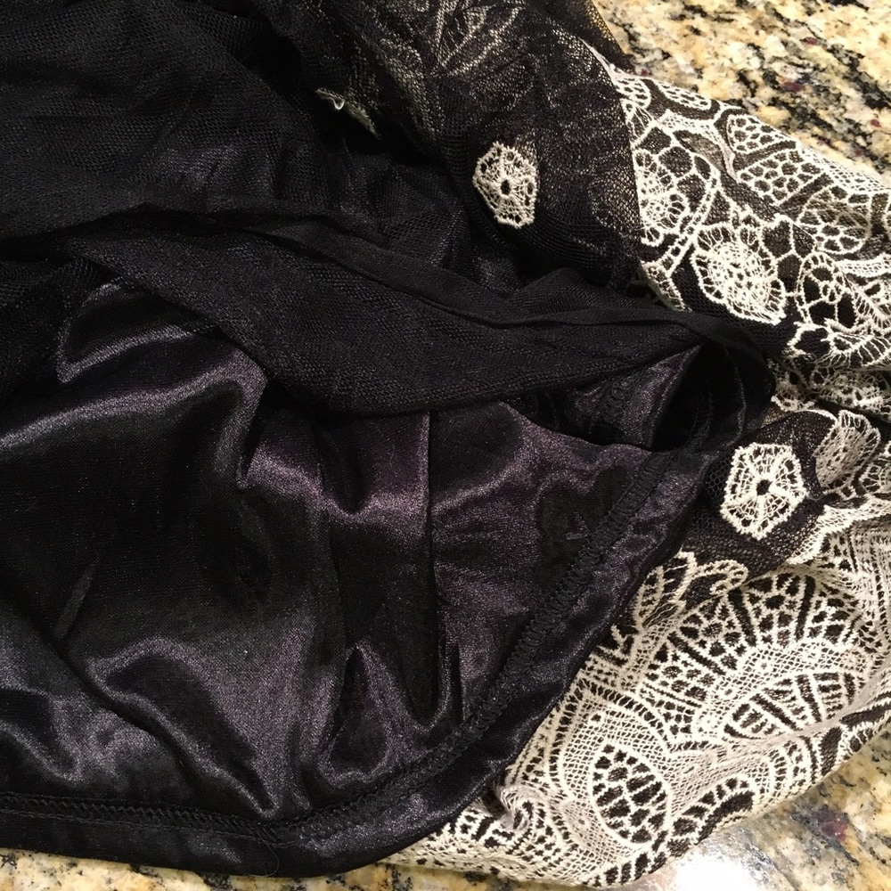 COCO AND CARMEN Embroidered Lacy Maxi Skirt - Picture 5 of 8