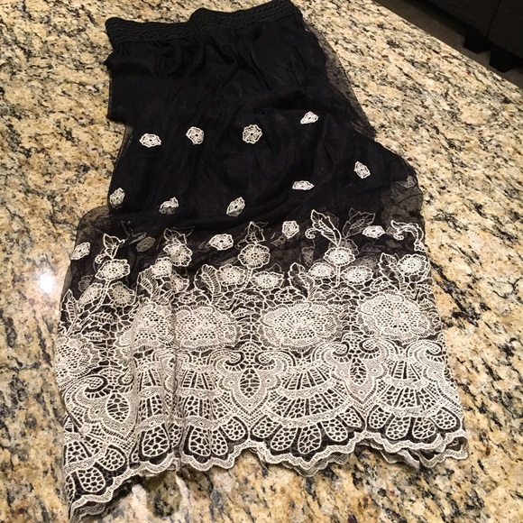 COCO AND CARMEN Embroidered Lacy Maxi Skirt - Picture 2 of 8
