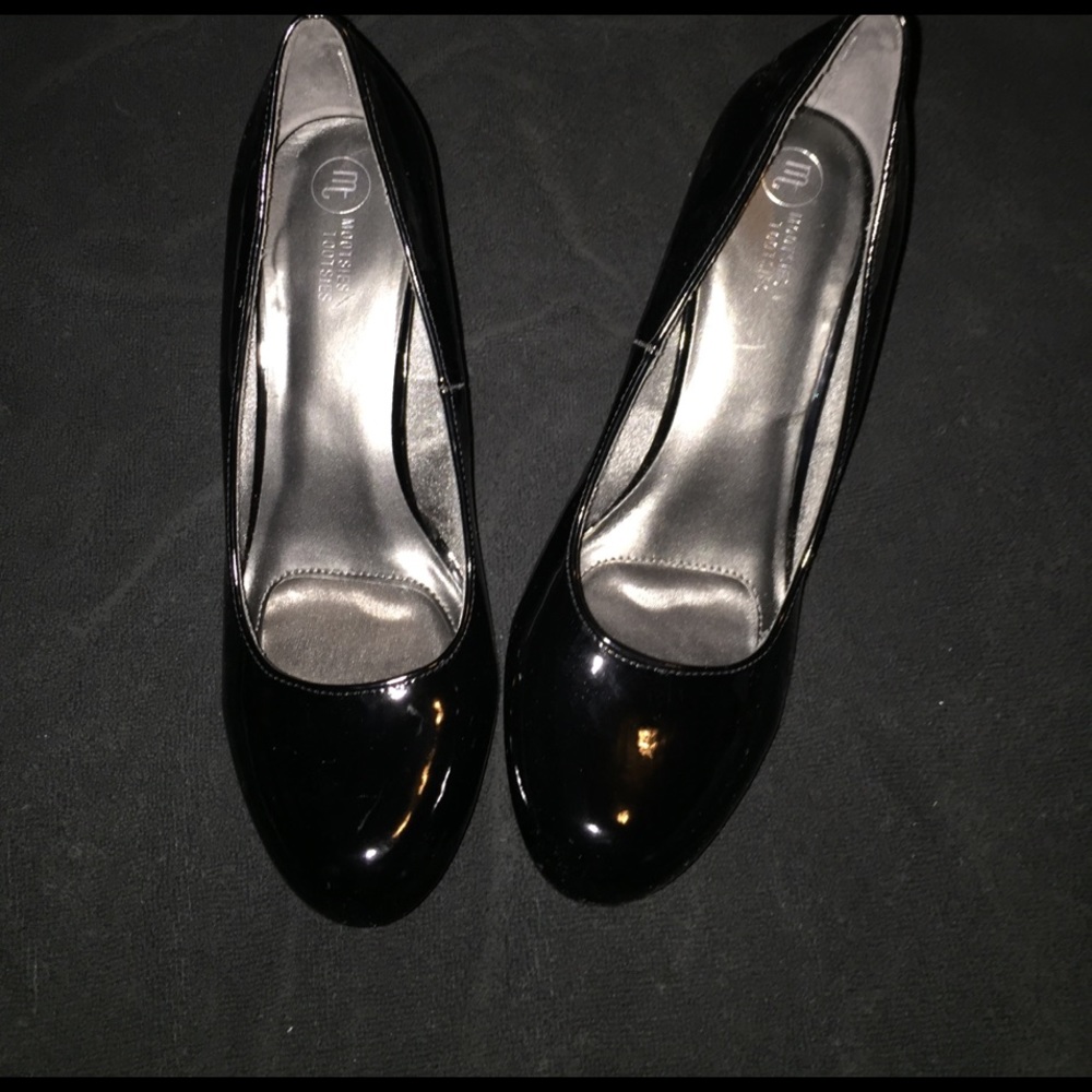 Black pumps wore once 4"