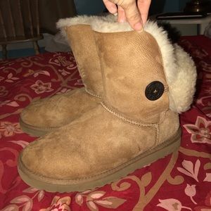 Bailey button chestnut Ugg boots