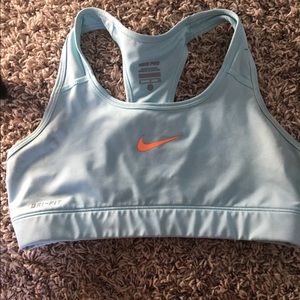 WOMANS NIKE PADLESS SPORTS BRA