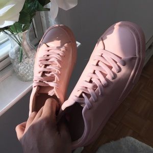 Rose pink pleather sneakers