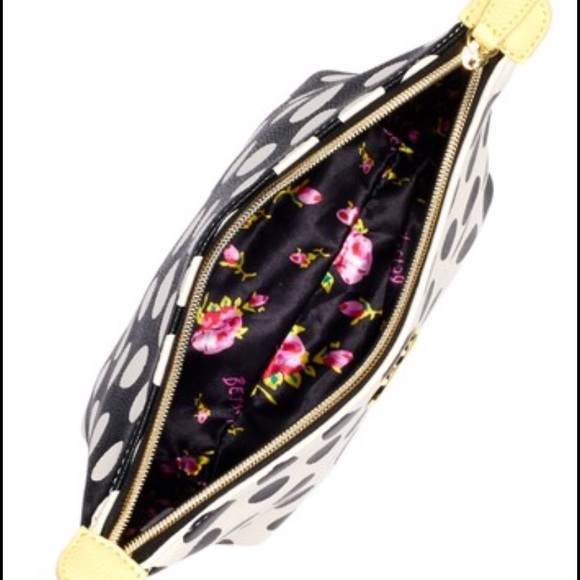 BETSEY JOHNSON 💋 - Picture 3 of 3