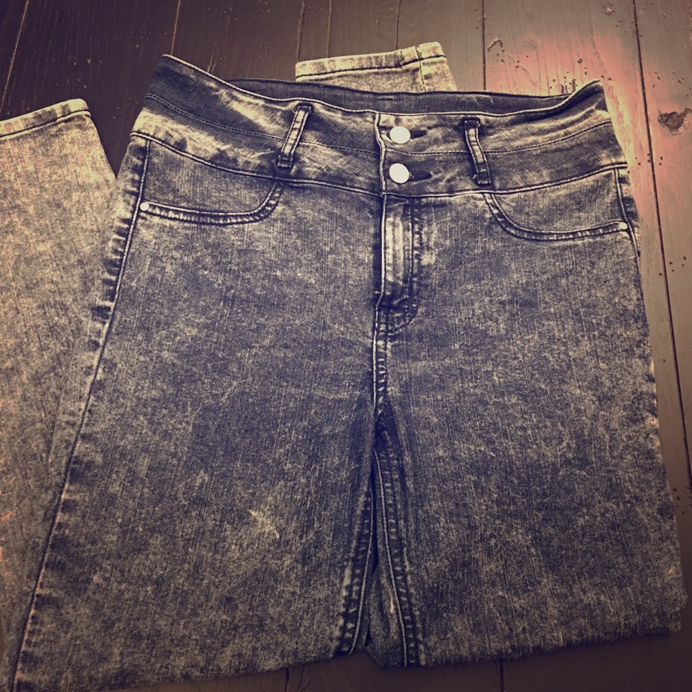 Acid wash high waist jeans