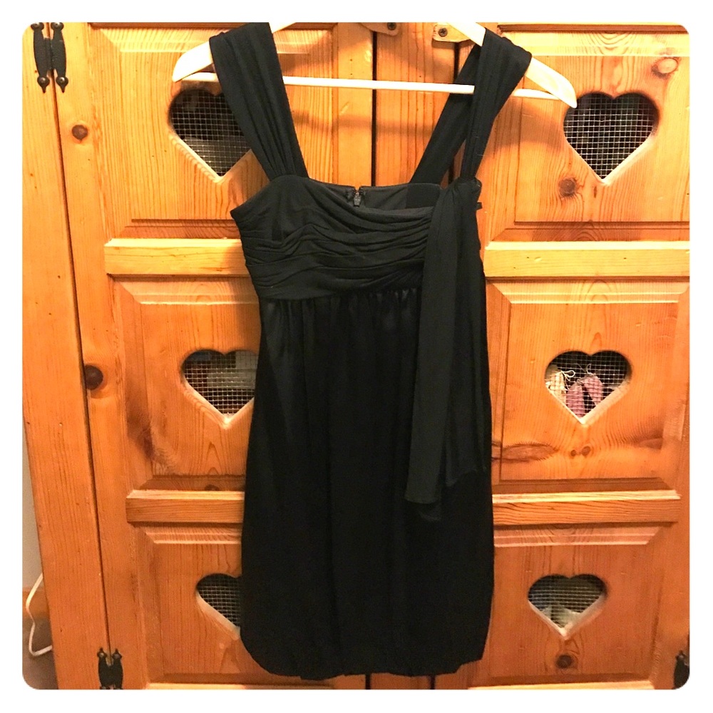 💔 CLOSET CLEAN OUT 💔🦉 BCBG 🍁 Little black dress.