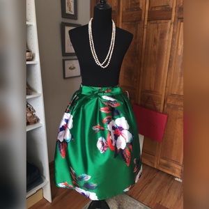 Fashion Line Floral Dreams Skirt in Green