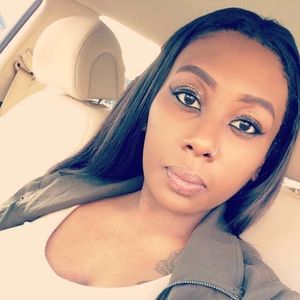 Meet your Posher, Kayla