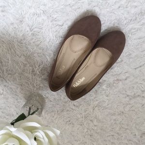Nude Flats