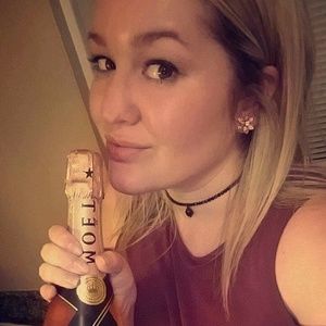 Meet your Posher, Tara