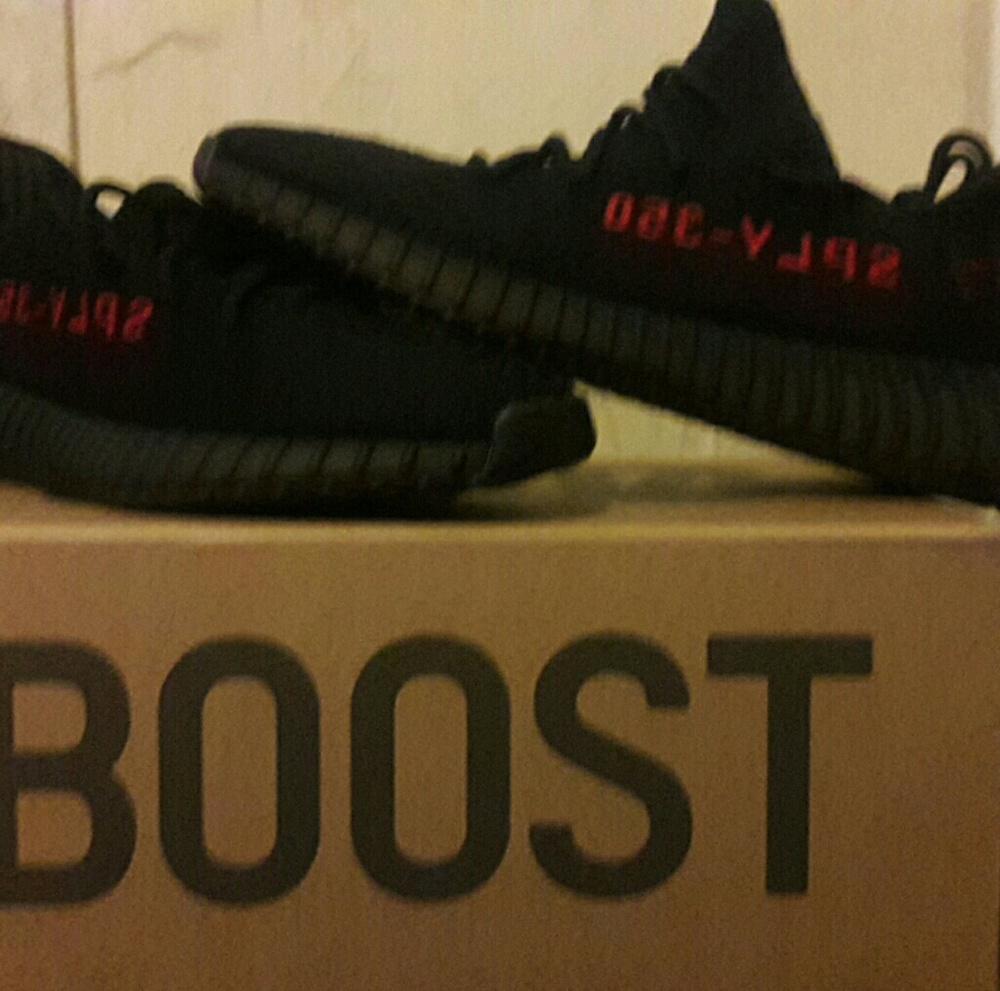 Yeezy v2 bred