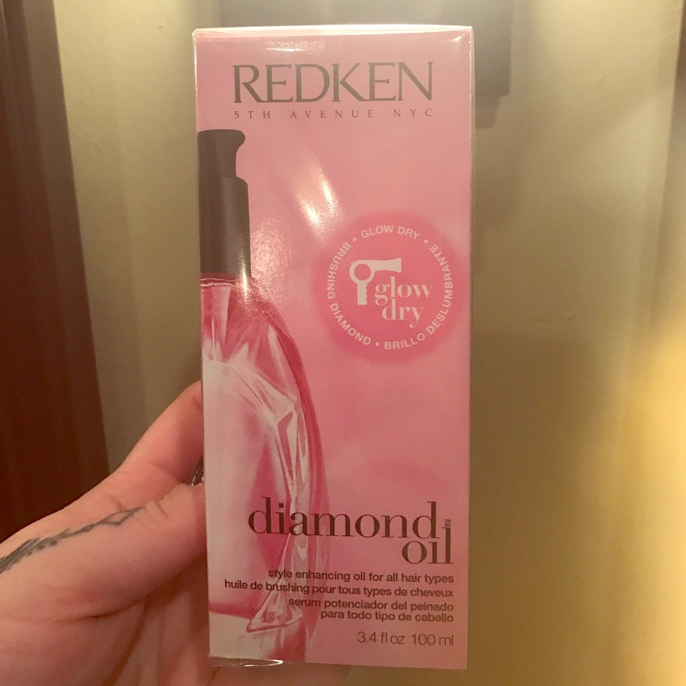 Redken diamond oil glow dry