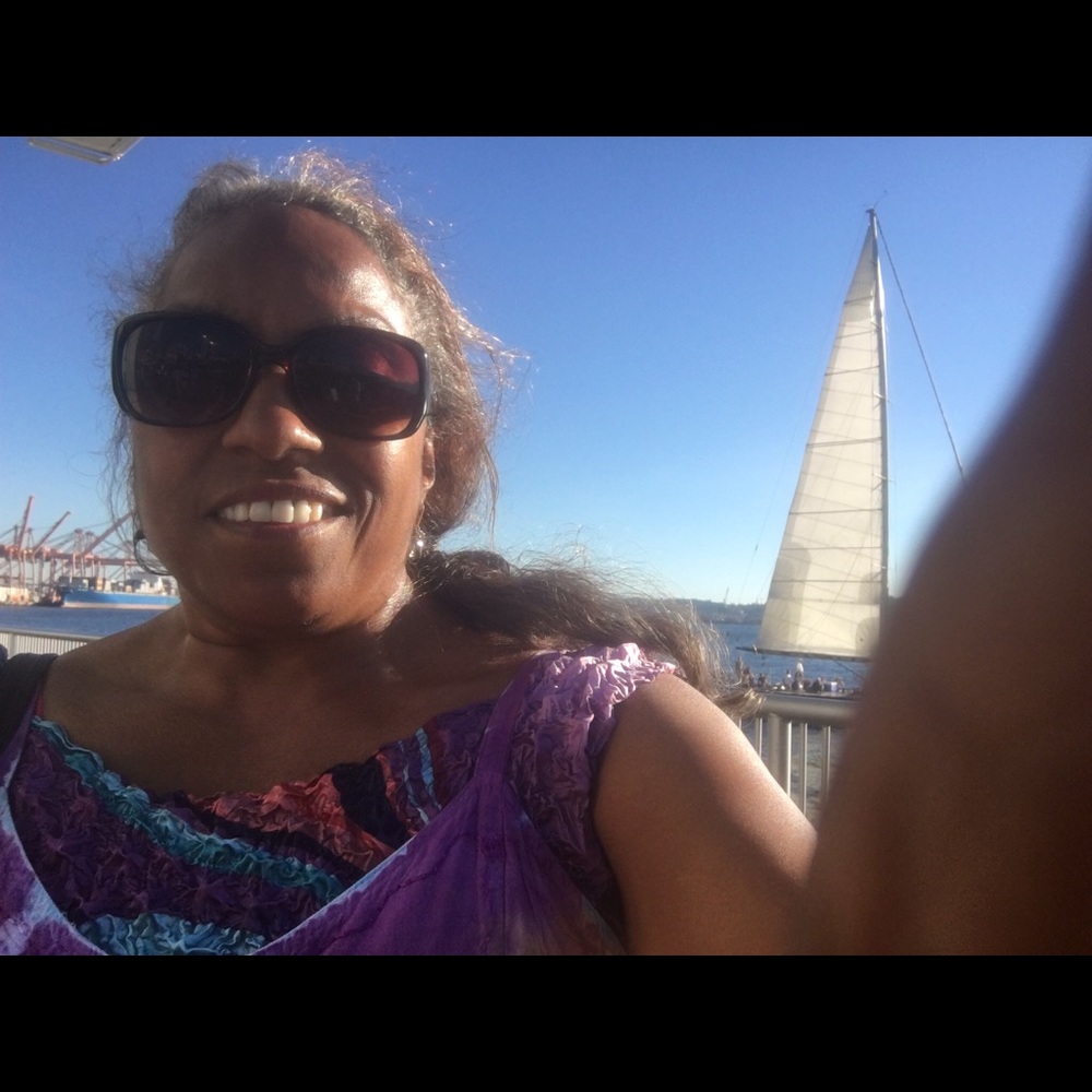 Meet your Posher, Julia