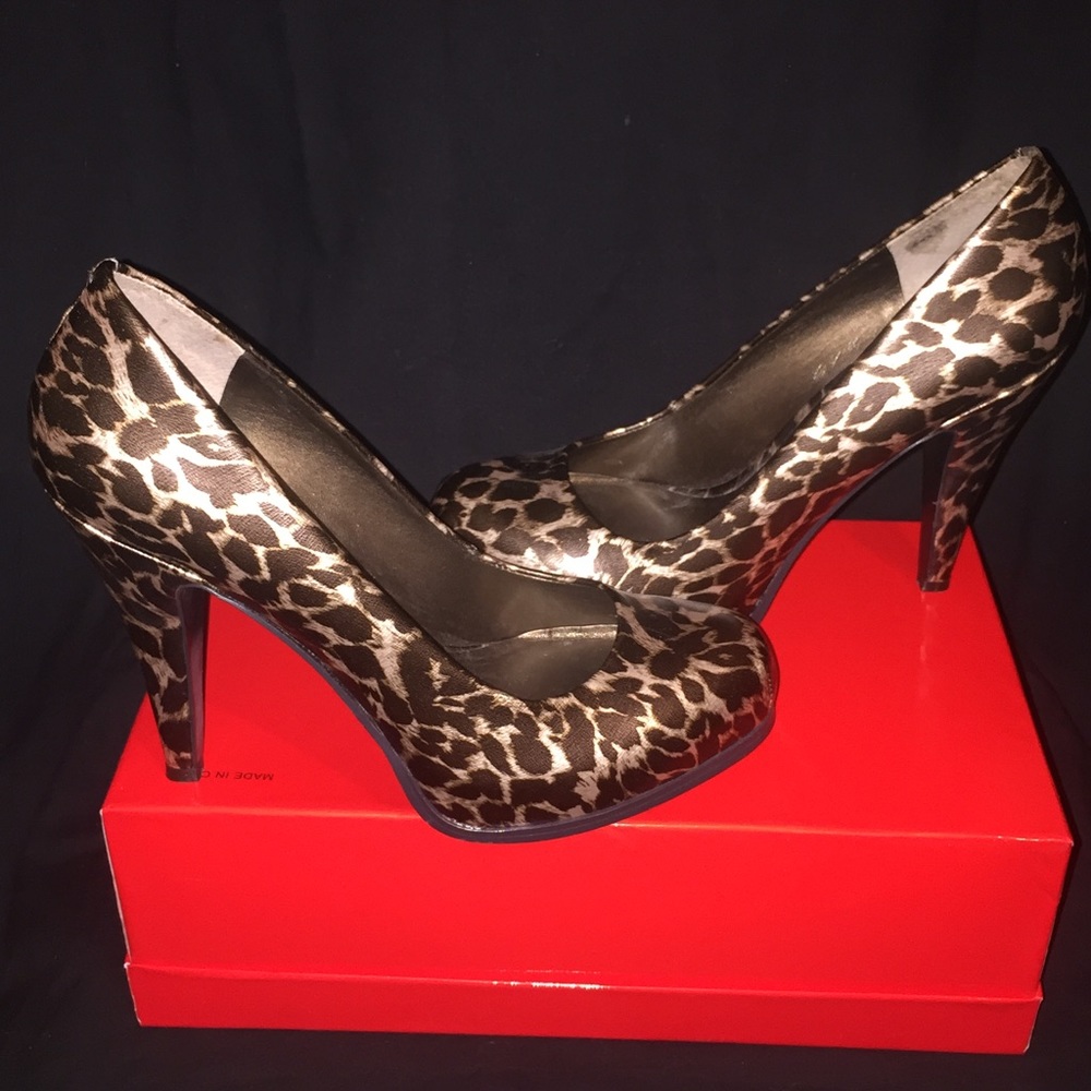 NEW! NINE WEST Animal Print Heels Size: 8M