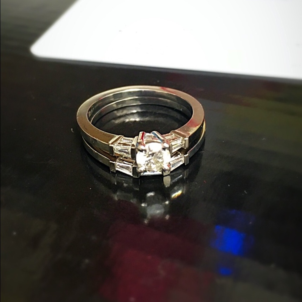 1.0cttw-Round & Baguette Diamond-Platinum Ring Set