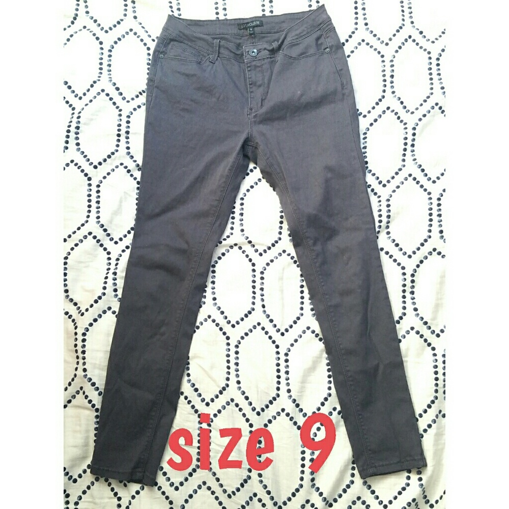 Grey skinnies