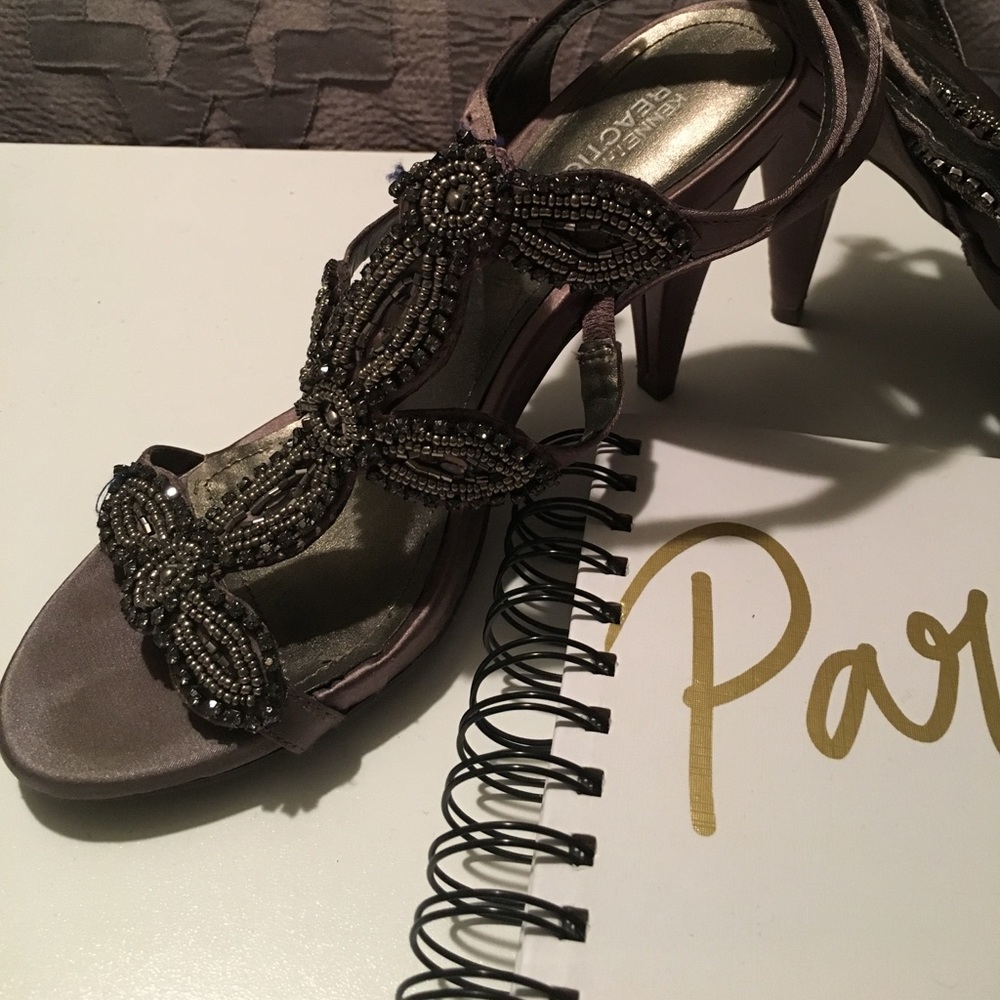 Kenneth Cole Strappy Silver Pewter Heels!