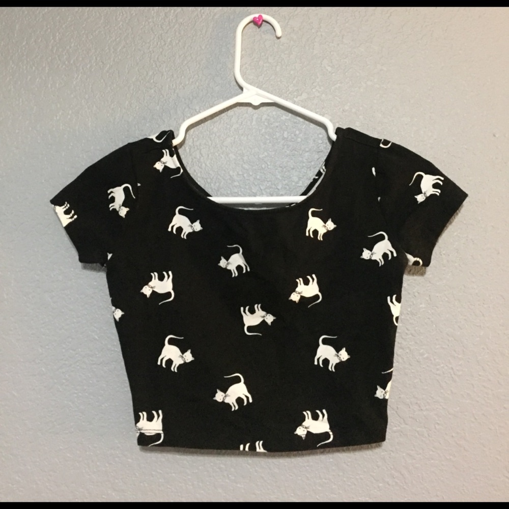Black crop top with cat pattern