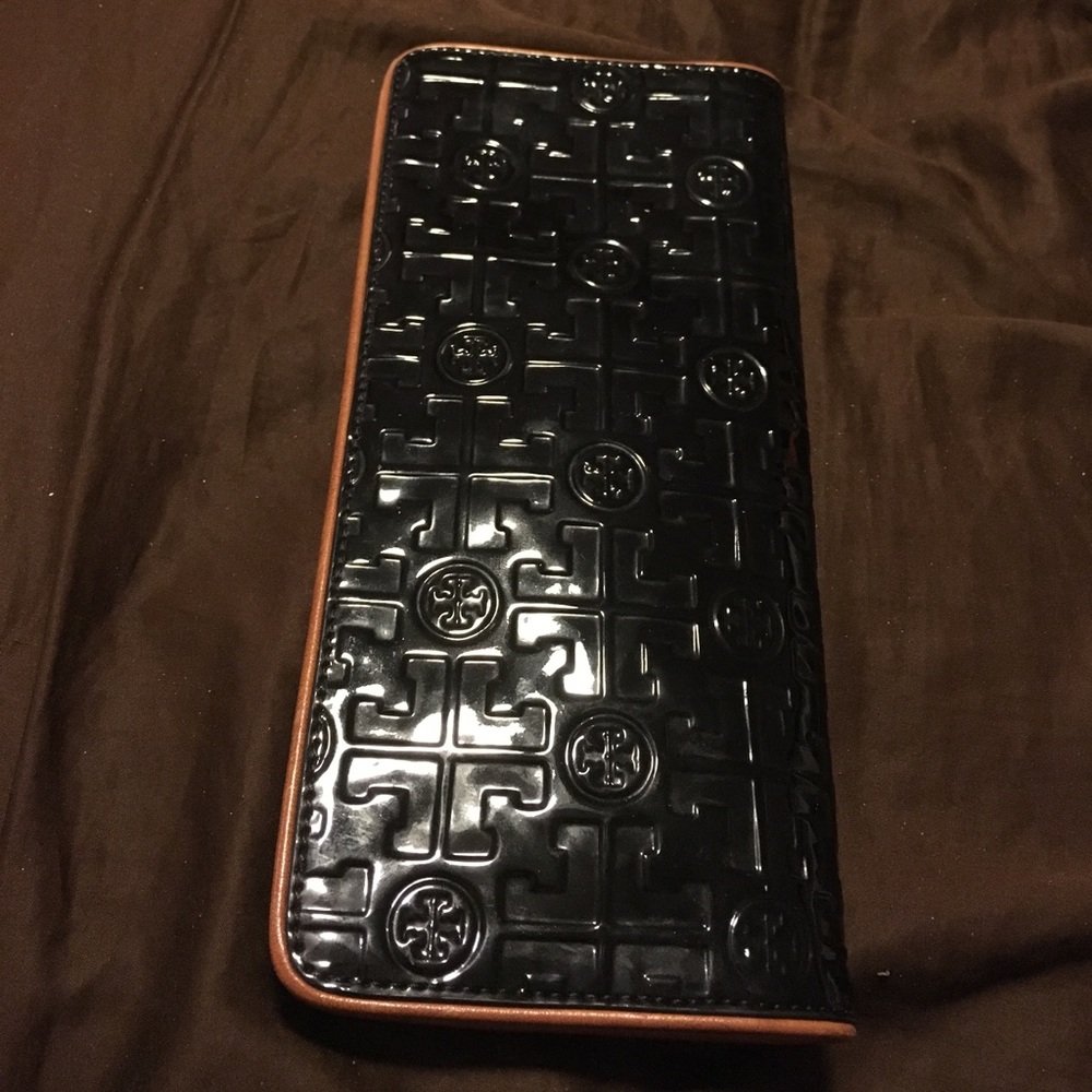 Tory burch wallet/clutch