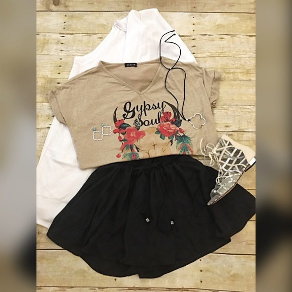 LAST PAIR 💕fully lined silk front tie shorts - Picture 2 of 4