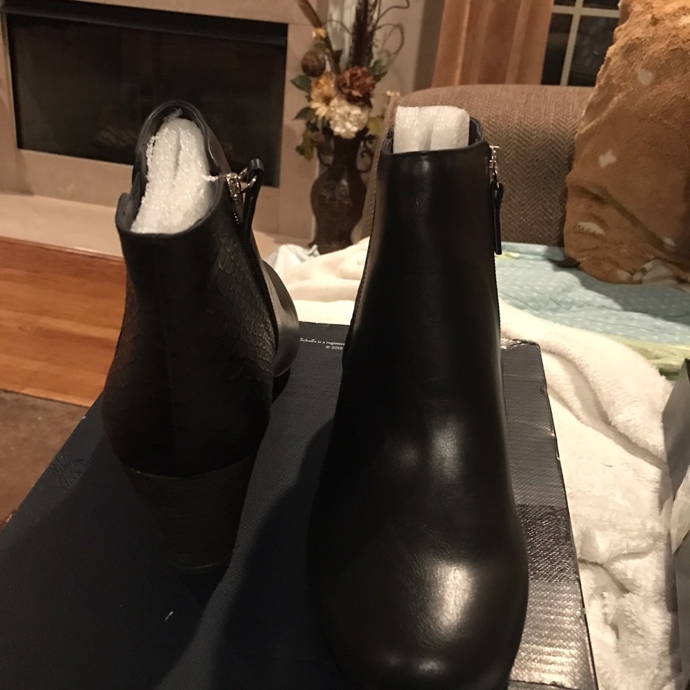 Boots - Picture 2 of 7