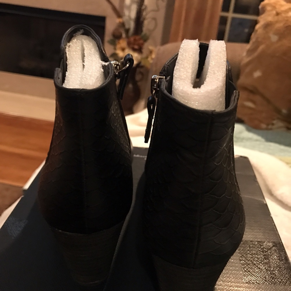 Boots - Picture 5 of 7