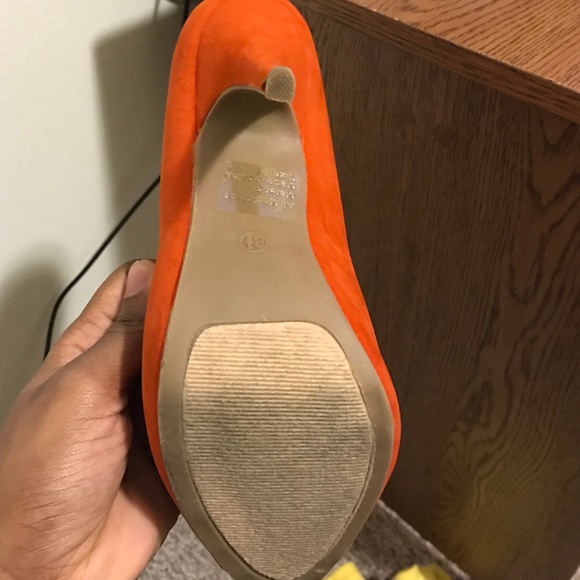 Orange high heels - Picture 3 of 3
