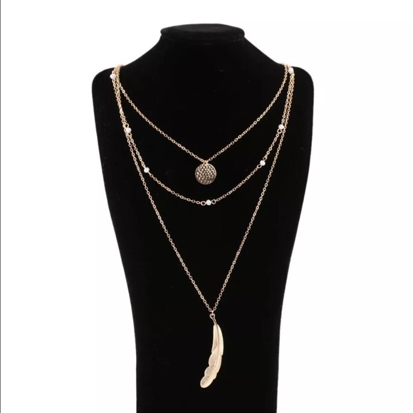 1 Day Sale❣️ New ✨ Leaf Layered Necklace 😍✨ - Picture 3 of 6