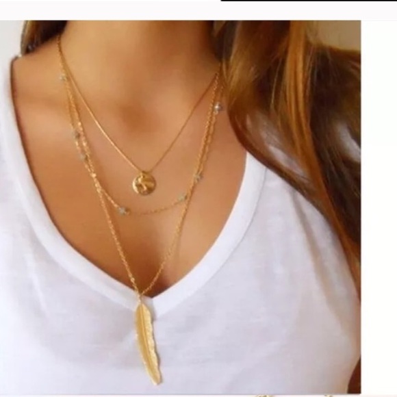 1 Day Sale❣️ New ✨ Leaf Layered Necklace 😍✨ - Picture 2 of 6