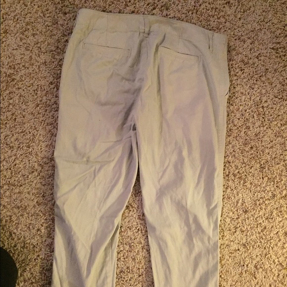 Khaki hollister pants - Picture 3 of 4