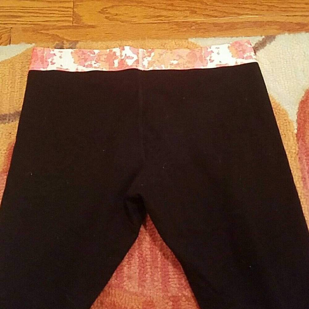 Capri workout pants - Picture 2 of 3
