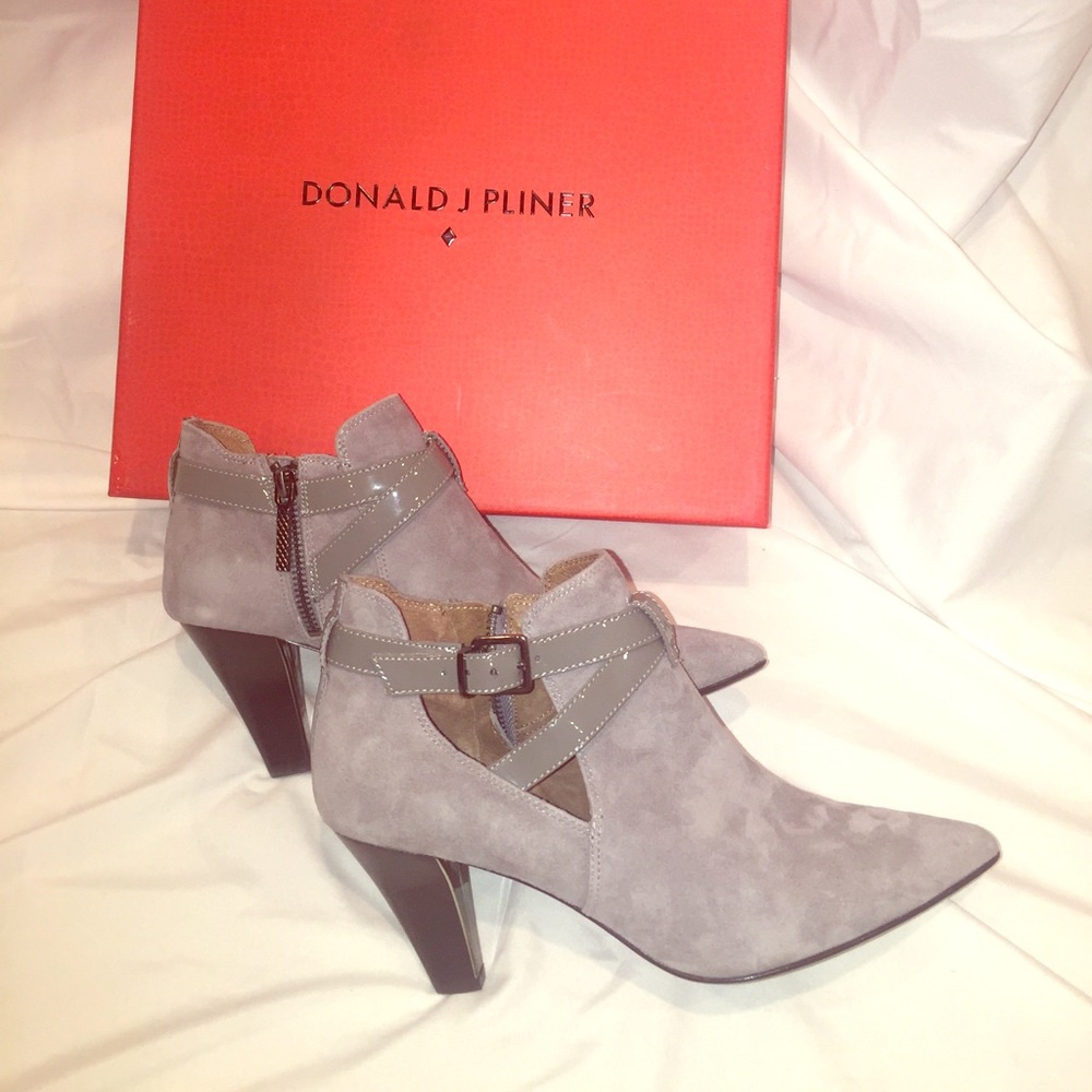 🆕 Donald J Pliner Gray Leather Suede Boot