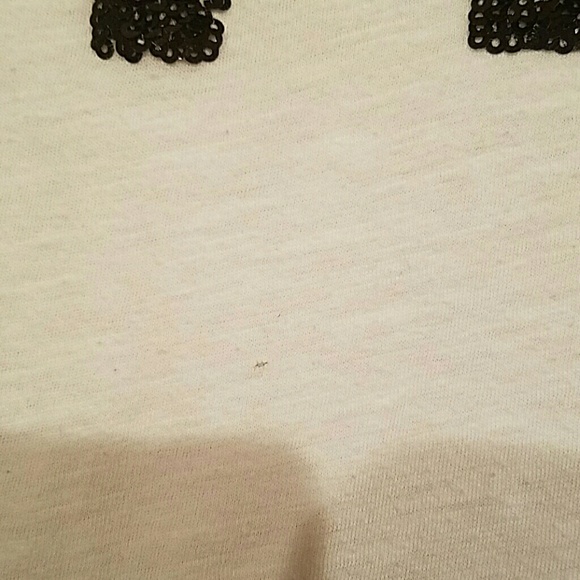 VS pink sequined shirt - Picture 2 of 4