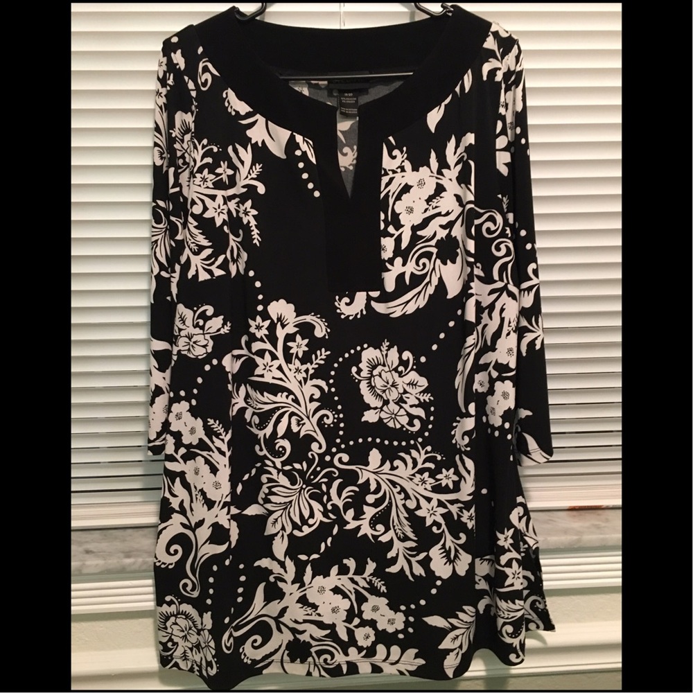 Lane Bryant: 3/4 Sleeve Black & White Blouse