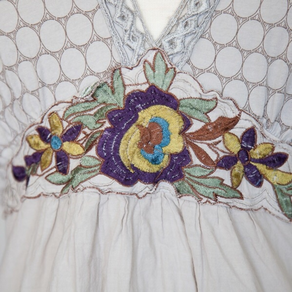 Language, Deep V-Neck Top - Picture 3 of 5