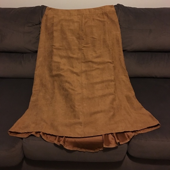 Faux suede skirt - Picture 2 of 4