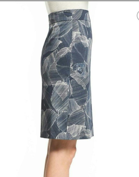 SOLD VICTYNA PRINT SLIM A LINE SKIRT US 4 - Picture 3 of 8