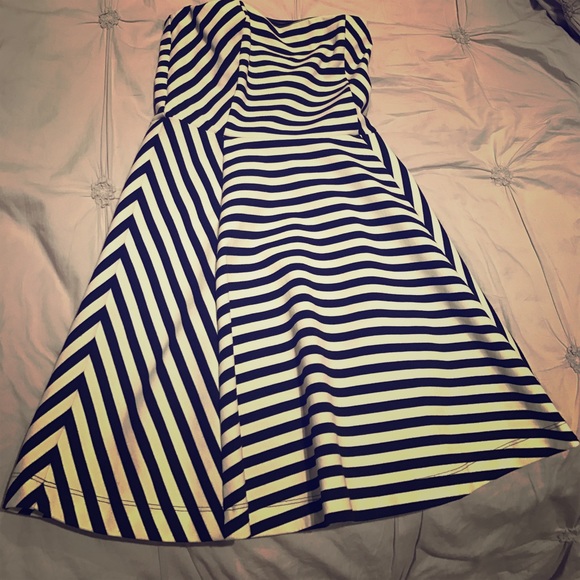 Dress - Picture 1 of 1