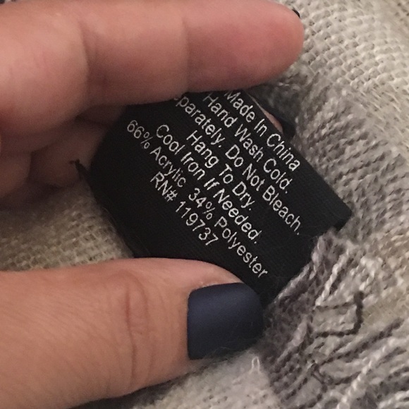 ✅BUNDLED ✅beautiful taupe and cream.❄️ - Picture 4 of 4