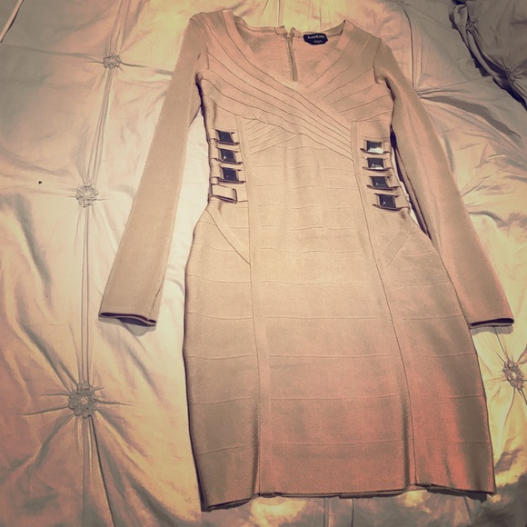 Dress - Picture 1 of 3