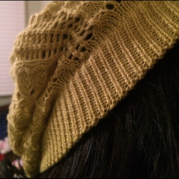Knit beret - Picture 2 of 3